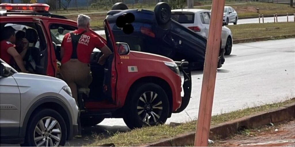 Homem fica ferido após capotar veículo em acidente no Setor Terminal Norte