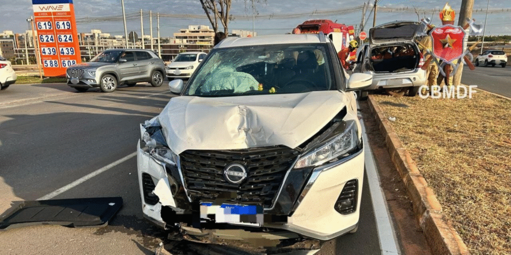 Colisão entre dois carros deixa motorista ferido no Setor Noroeste