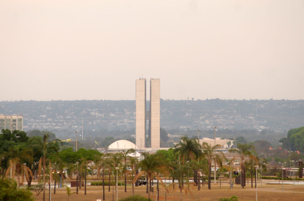 Poluição do ar no DF atinge níveis críticos durante estiagem