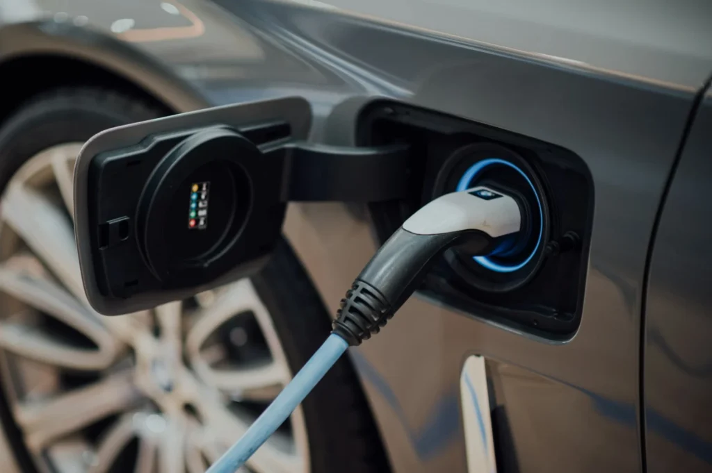 Nova diretriz nacional define regras de segurança para garagens e pontos de recarga de veículos elétricos