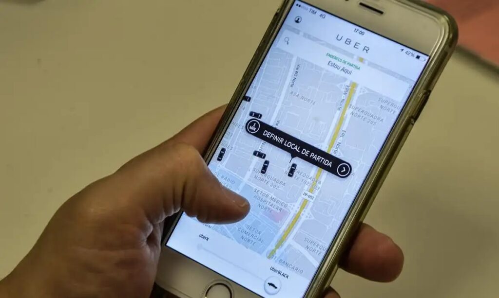 Usuários da Uber no DF agora podem acionar a PM com um toque
